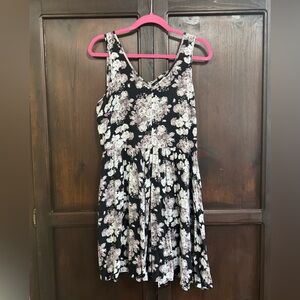 Hot Topic Monochrome Black White and Grey Floral Dress size Large Slip Dress